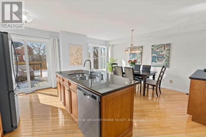 5 James Young Drive, Halton Hills (Georgetown), Ontario  L7G 5S6 - Photo 10 - W12822716