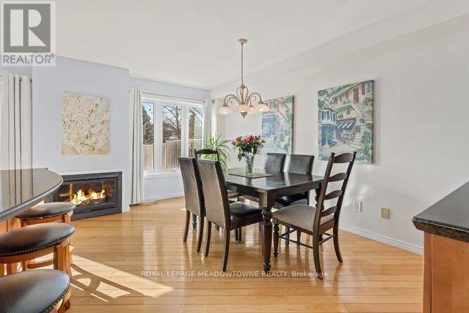 5 James Young Drive, Halton Hills (Georgetown), Ontario  L7G 5S6 - Photo 13 - W12822716