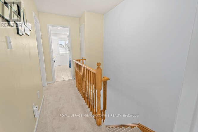 5 James Young Drive, Halton Hills (Georgetown), Ontario  L7G 5S6 - Photo 18 - W12822716