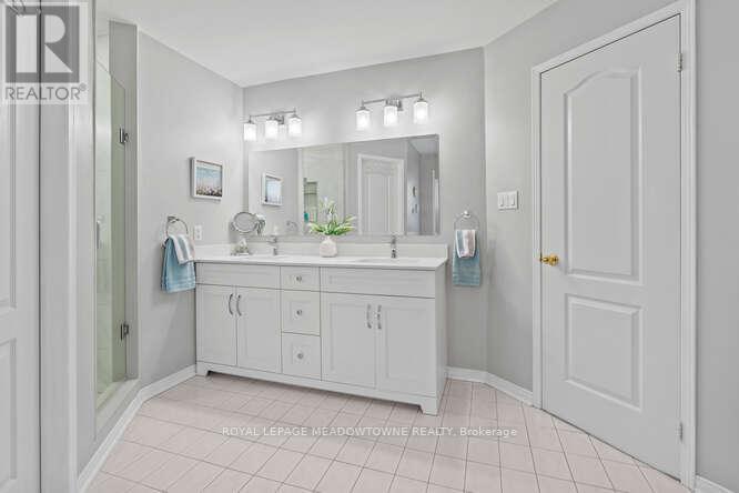 5 James Young Drive, Halton Hills (Georgetown), Ontario  L7G 5S6 - Photo 23 - W12822716