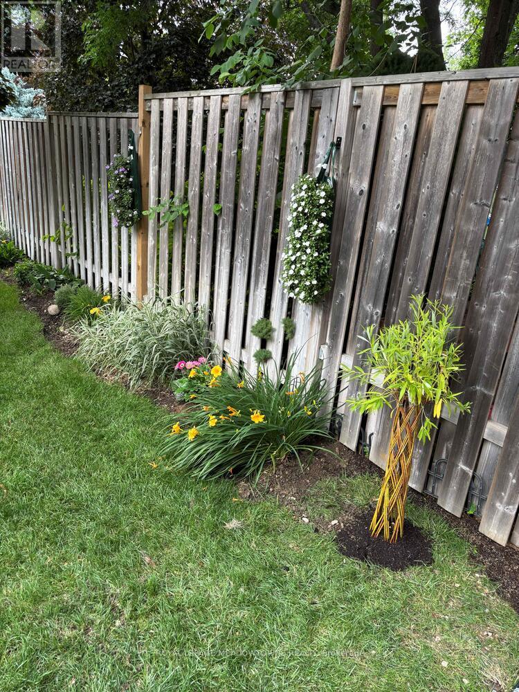 5 James Young Drive, Halton Hills (Georgetown), Ontario  L7G 5S6 - Photo 42 - W12822716