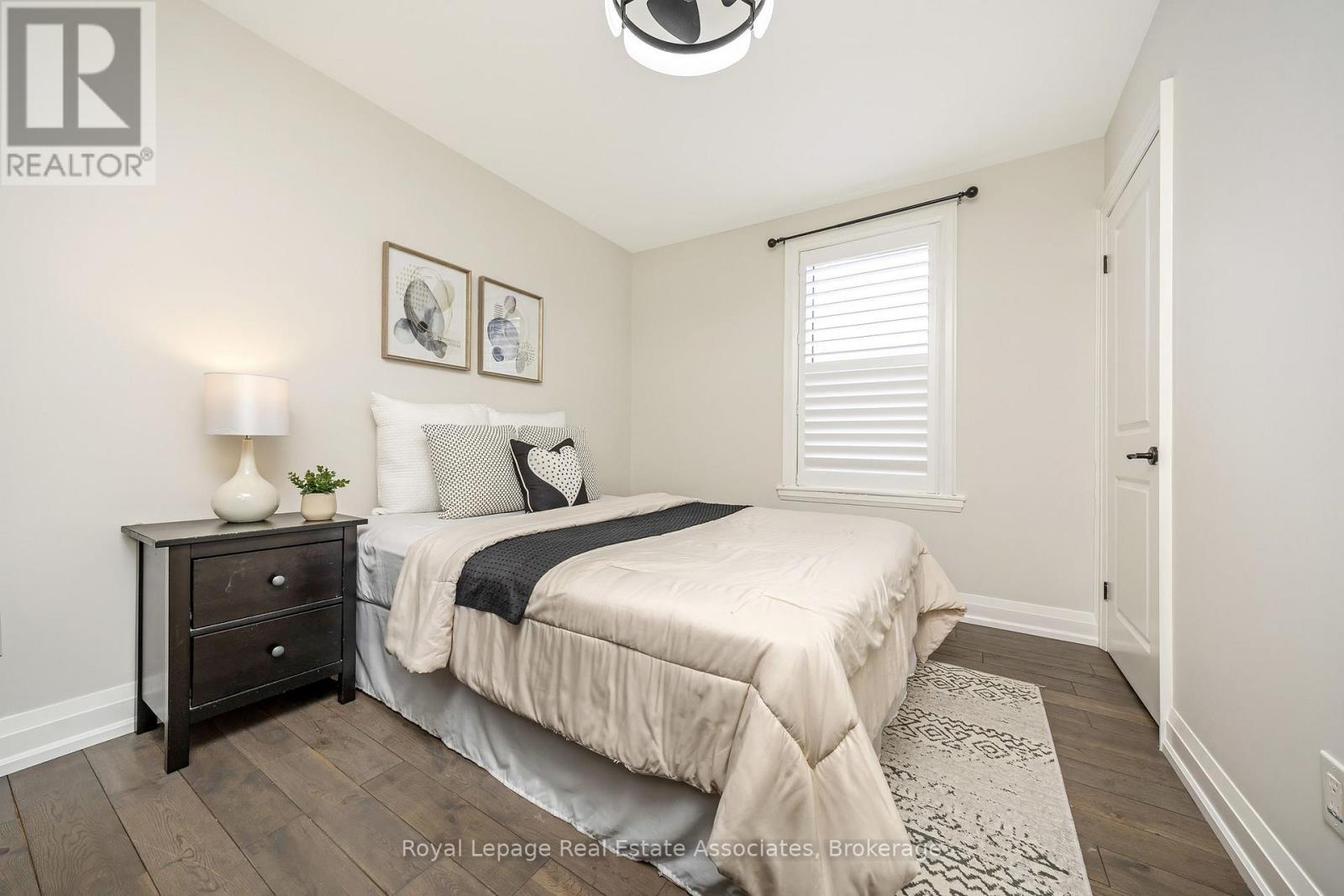 136 Poplar Avenue, Halton Hills (Ac Acton), Ontario  L7J 2E2 - Photo 22 - W12823490