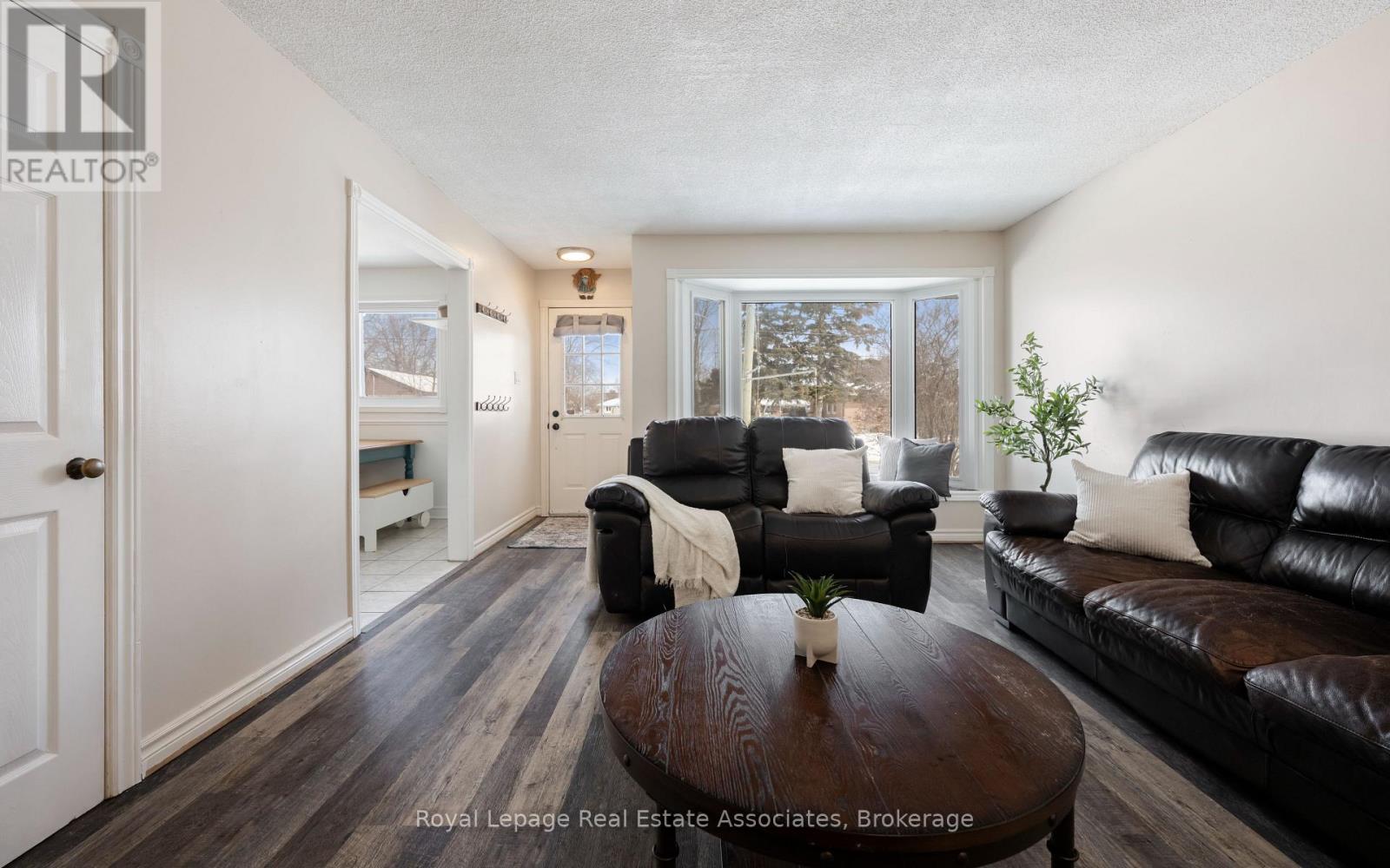 55 Mcintyre Crescent, Halton Hills (Georgetown), Ontario  L7G 1N5 - Photo 10 - W12824042