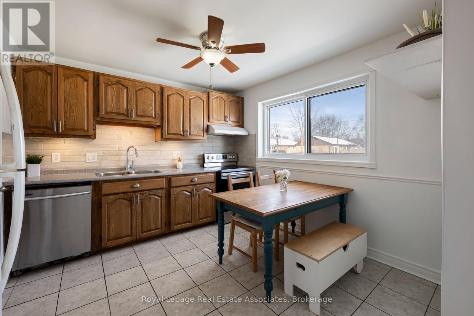 55 Mcintyre Crescent, Halton Hills (Georgetown), Ontario  L7G 1N5 - Photo 12 - W12824042