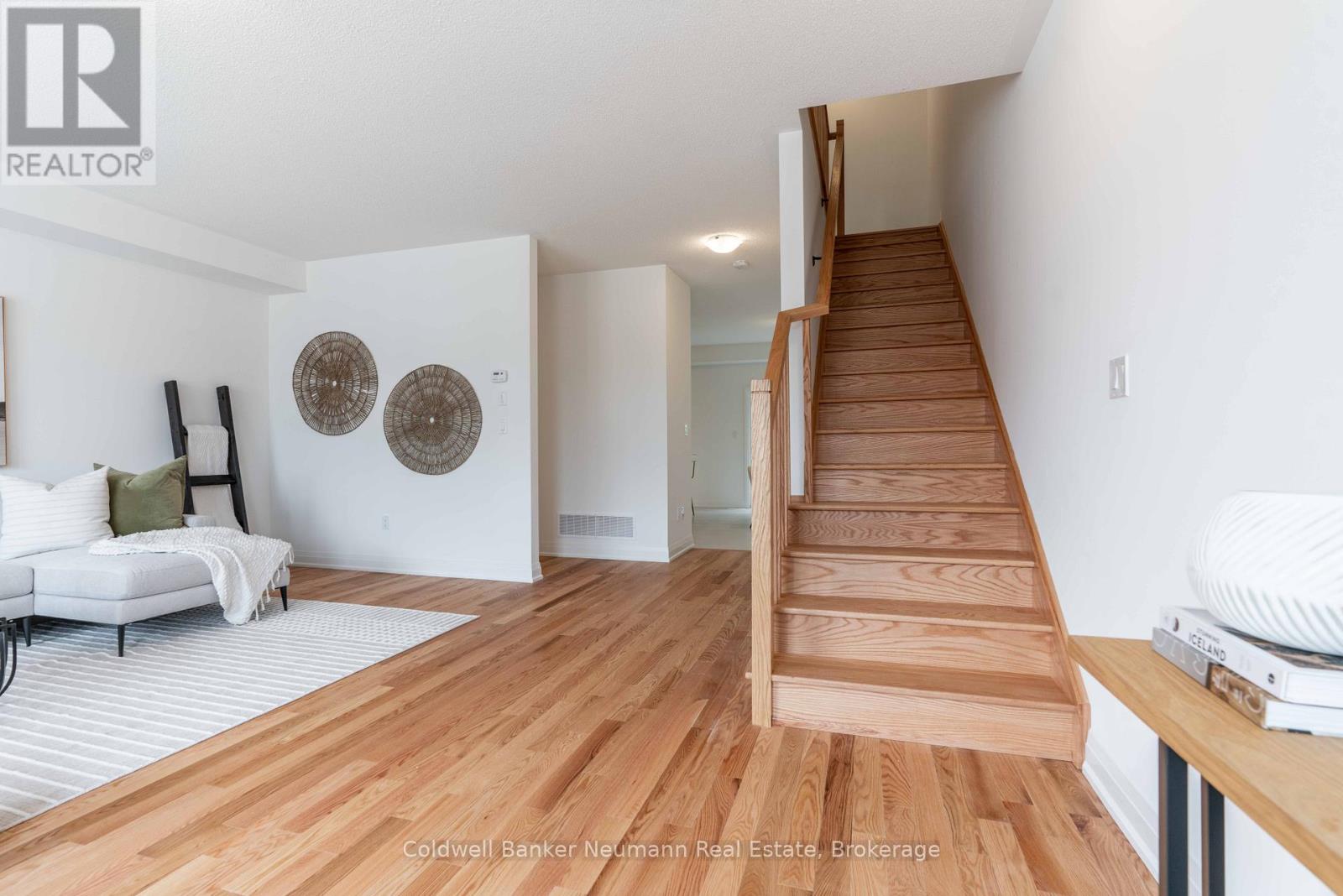 11 Briar Court, Halton Hills (Georgetown), Ontario  L7G 0P5 - Photo 12 - W12824480