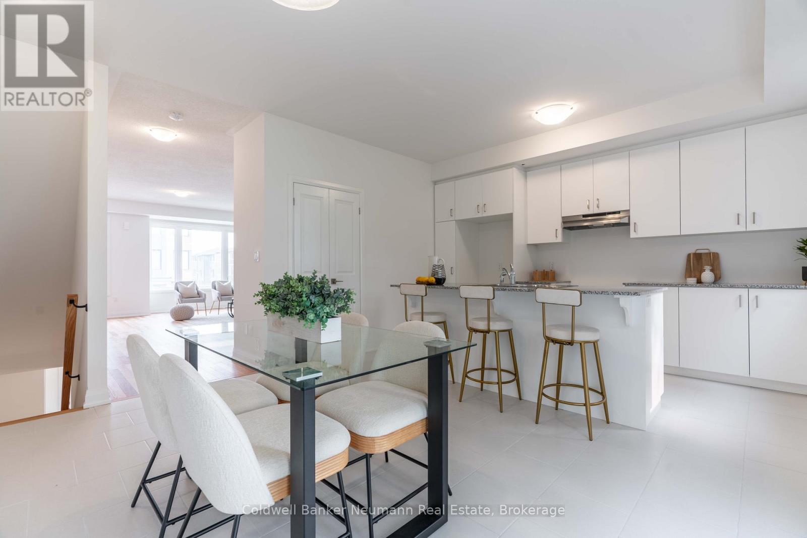 11 Briar Court, Halton Hills (Georgetown), Ontario  L7G 0P5 - Photo 5 - W12824482