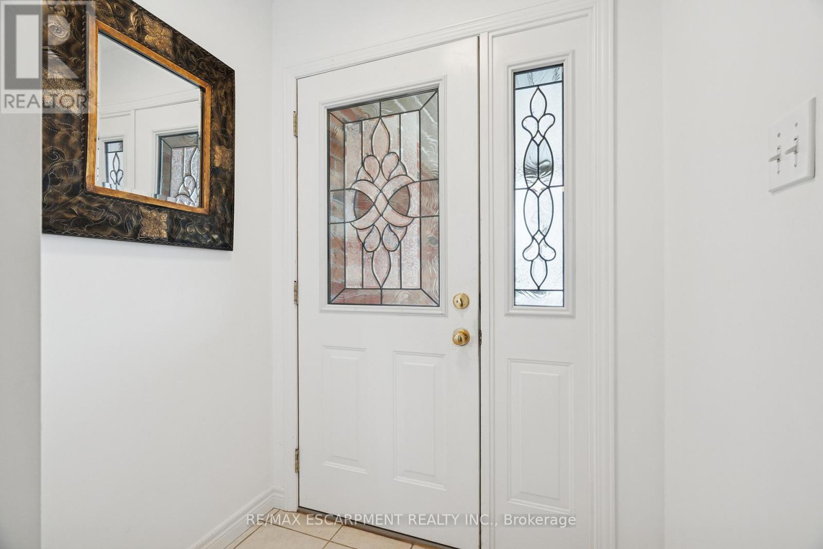 75 Doctor Moore Court, Halton Hills (Ac Acton), Ontario  L7J 3A6 - Photo 6 - W12826294