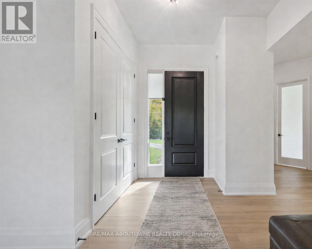 9042 Sideroad 10, Erin, Ontario  L7J 2L8 - Photo 3 - X12826974