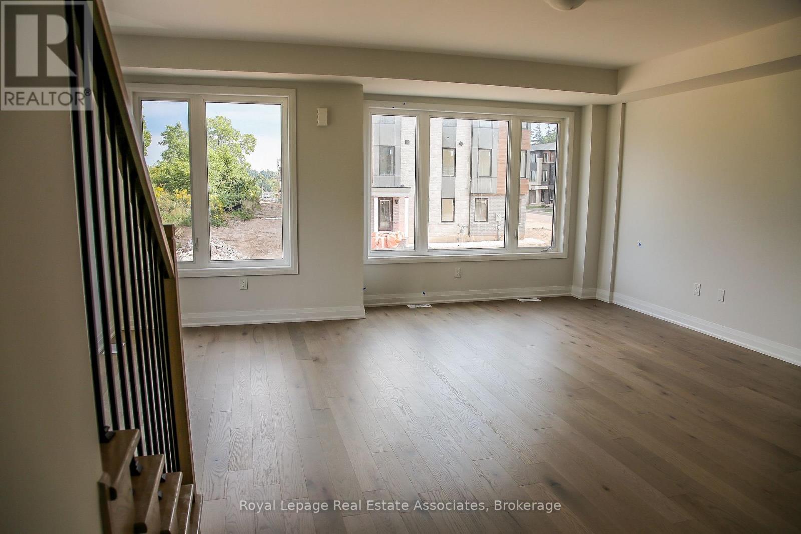 40 Windtree Way, Halton Hills (Georgetown), Ontario  L7G 0P6 - Photo 5 - W12827972