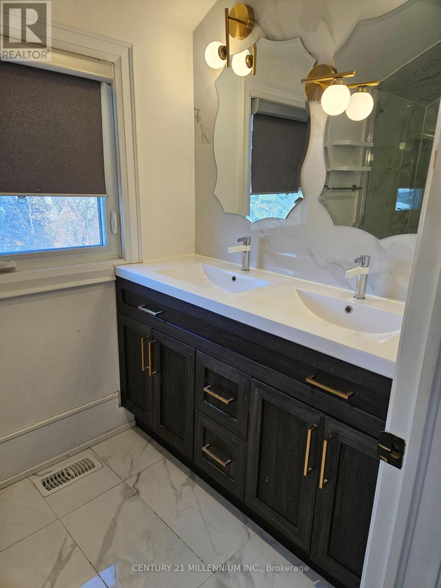 68 River Drive, Halton Hills (Georgetown), Ontario  L7G 2J2 - Photo 4 - W12828082