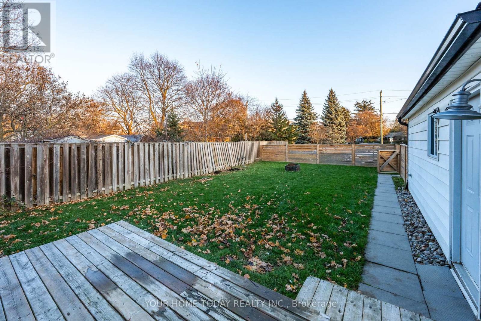 29 Normandy Boulevard, Halton Hills (Georgetown), Ontario  L7G 1V9 - Photo 25 - W12828552