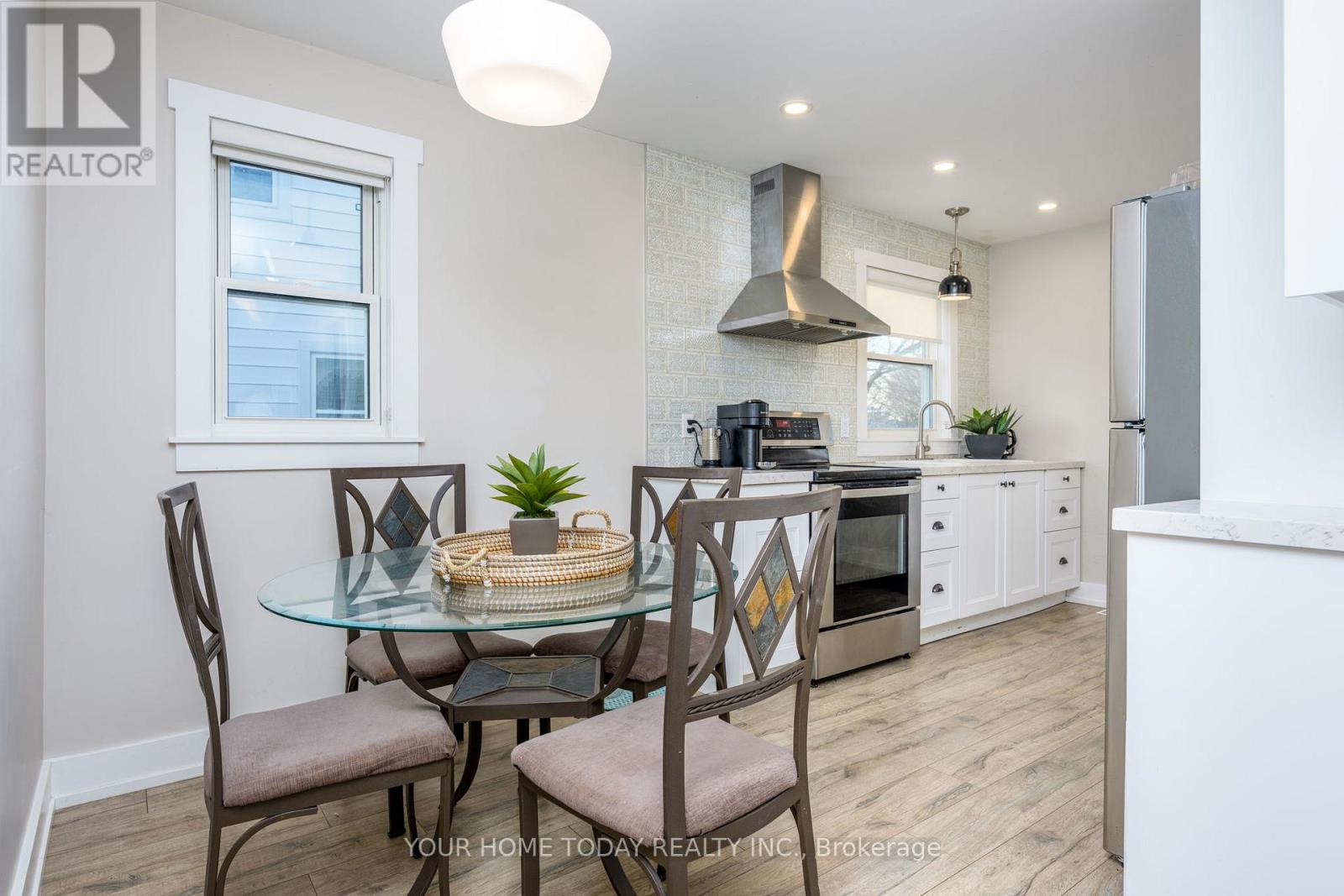 29 Normandy Boulevard, Halton Hills (Georgetown), Ontario  L7G 1V9 - Photo 6 - W12828552