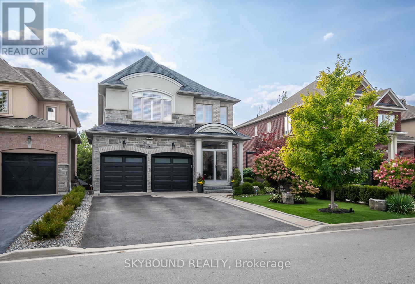 38 Silver Pond Drive, Halton Hills (Georgetown), Ontario  L7G 0G6 - Photo 1 - W12828680