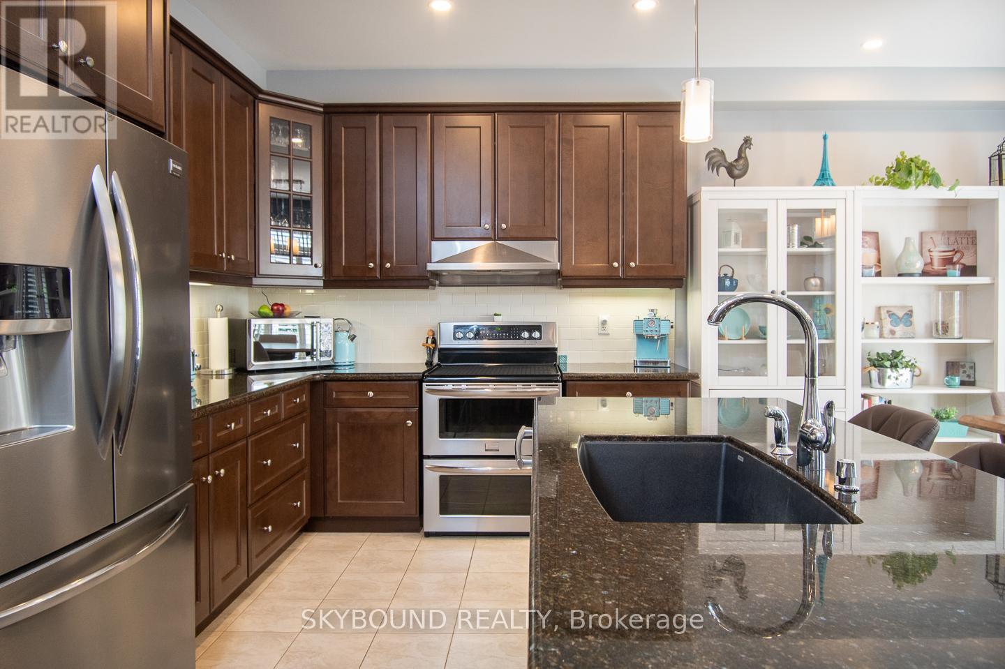 38 Silver Pond Drive, Halton Hills (Georgetown), Ontario  L7G 0G6 - Photo 12 - W12828680