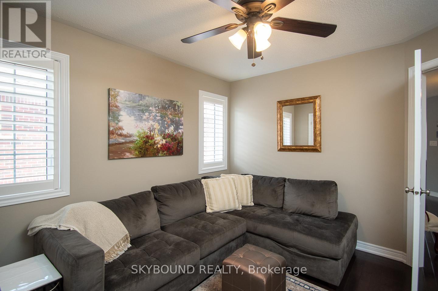 38 Silver Pond Drive, Halton Hills (Georgetown), Ontario  L7G 0G6 - Photo 22 - W12828680