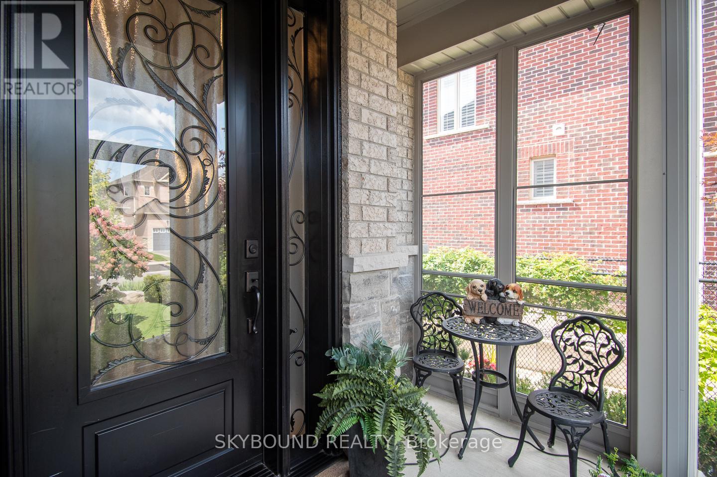 38 Silver Pond Drive, Halton Hills (Georgetown), Ontario  L7G 0G6 - Photo 3 - W12828680