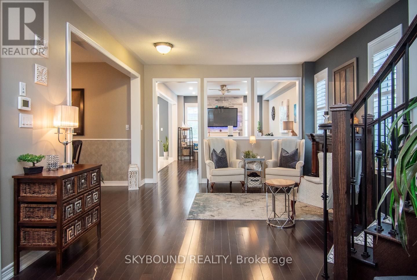 38 Silver Pond Drive, Halton Hills (Georgetown), Ontario  L7G 0G6 - Photo 5 - W12828680