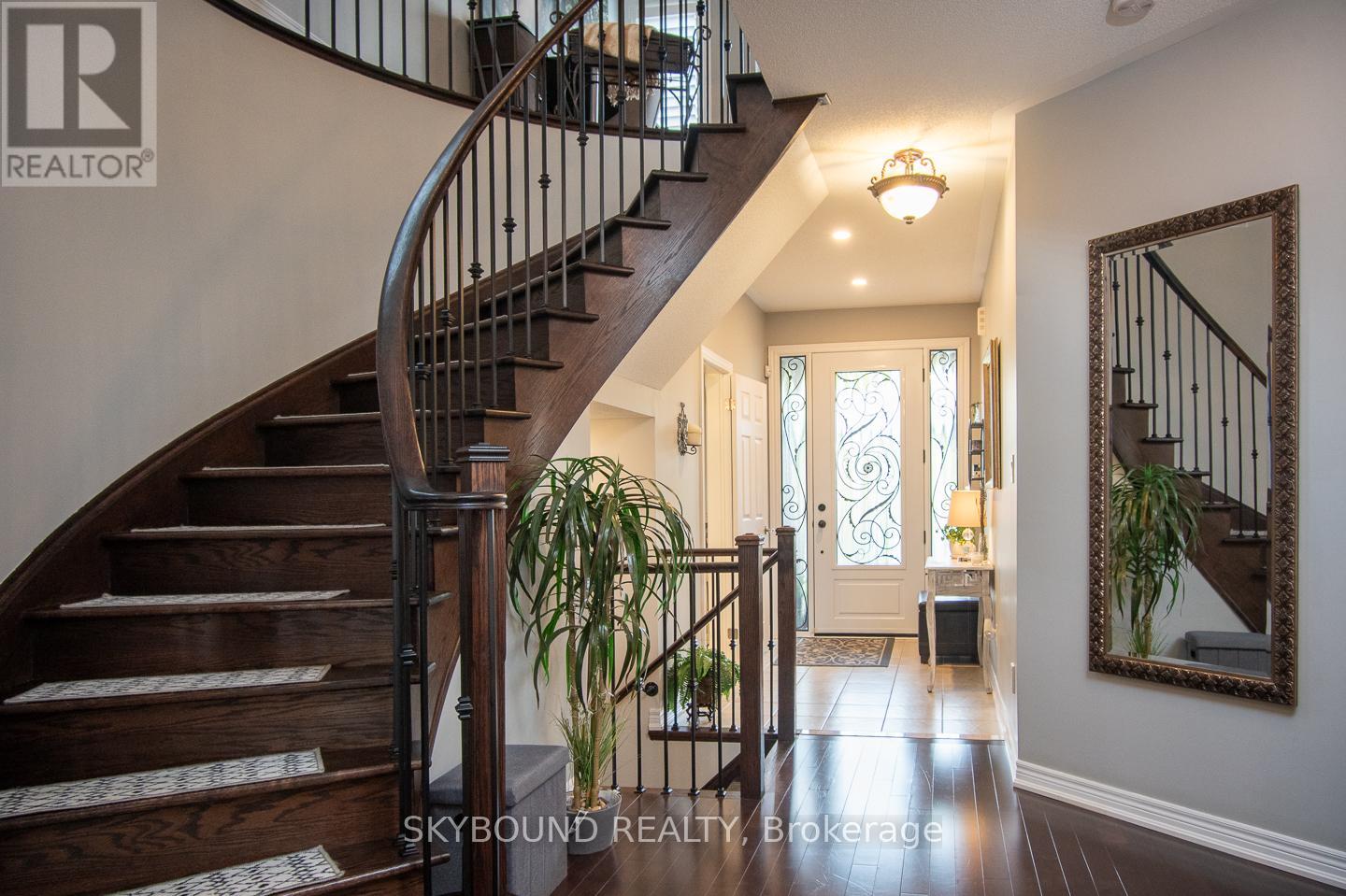 38 Silver Pond Drive, Halton Hills (Georgetown), Ontario  L7G 0G6 - Photo 6 - W12828680