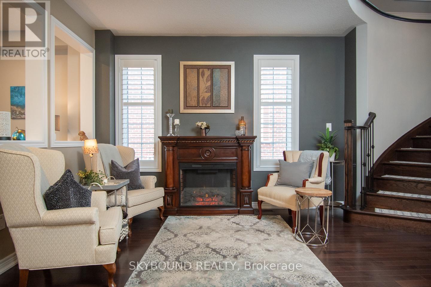 38 Silver Pond Drive, Halton Hills (Georgetown), Ontario  L7G 0G6 - Photo 7 - W12828680