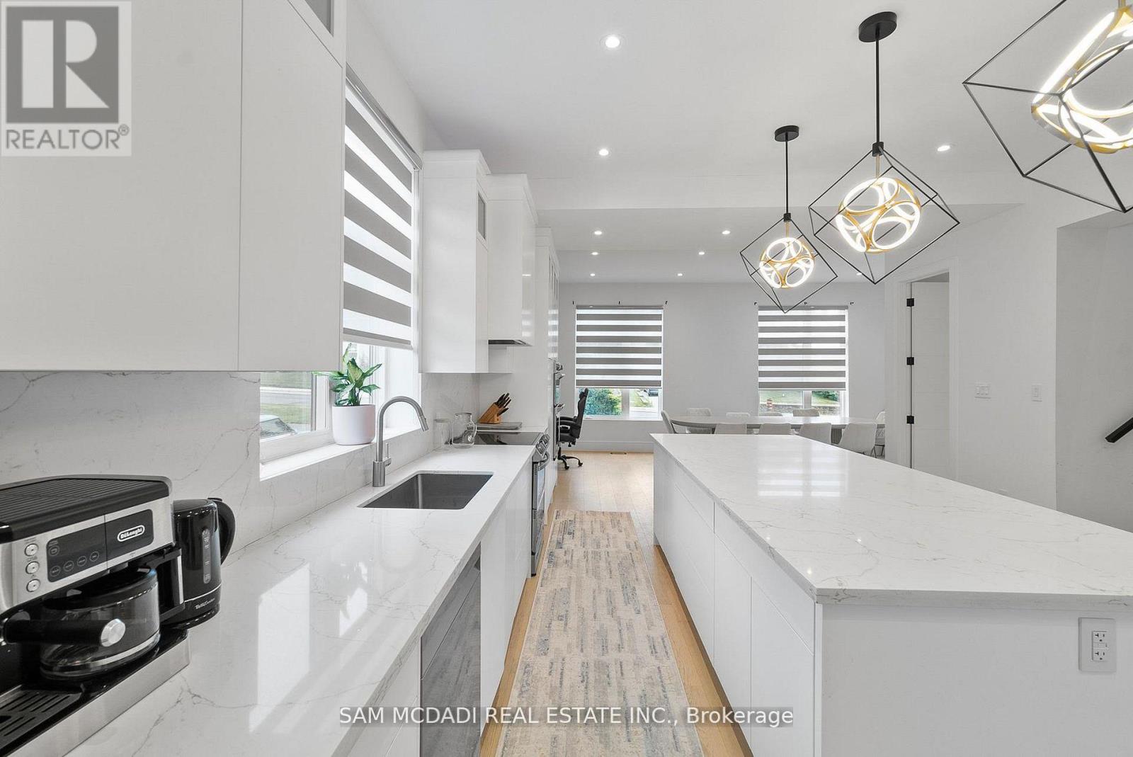 46 Cobblehill Road, Halton Hills (Ac Acton), Ontario  L7J 1N9 - Photo 12 - W12831882