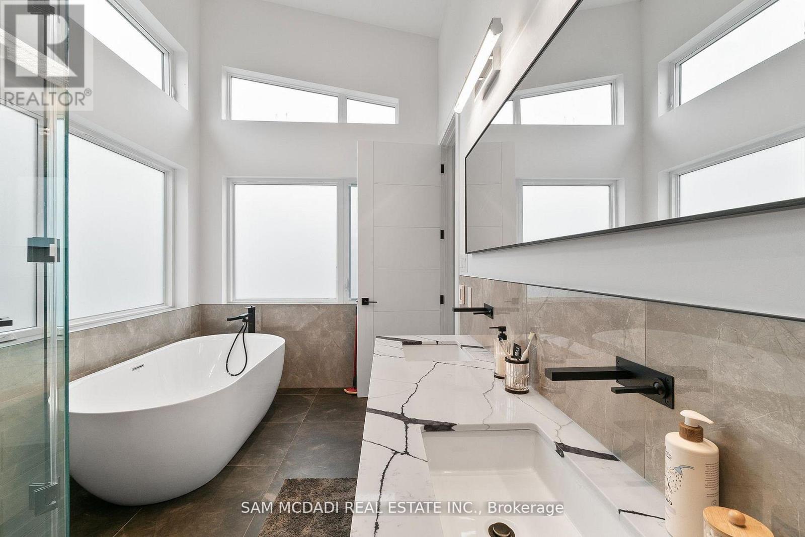 46 Cobblehill Road, Halton Hills (Ac Acton), Ontario  L7J 1N9 - Photo 29 - W12831882