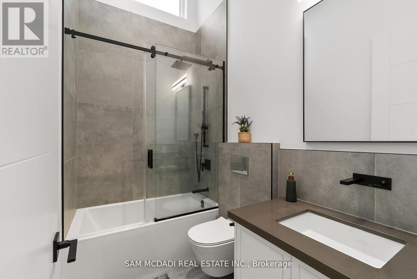 46 Cobblehill Road, Halton Hills (Ac Acton), Ontario  L7J 1N9 - Photo 37 - W12831882