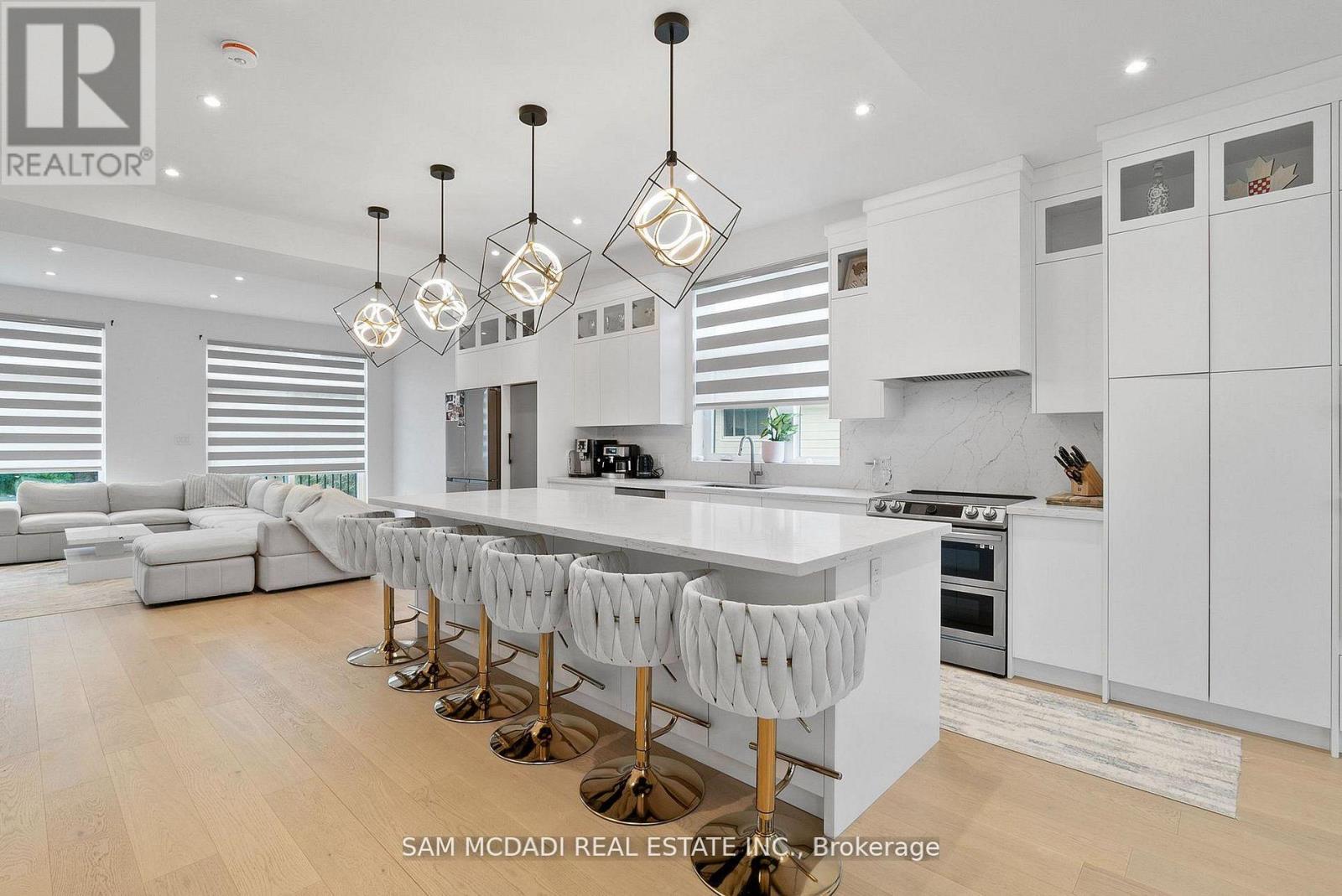 46 Cobblehill Road, Halton Hills (Ac Acton), Ontario  L7J 1N9 - Photo 6 - W12831882