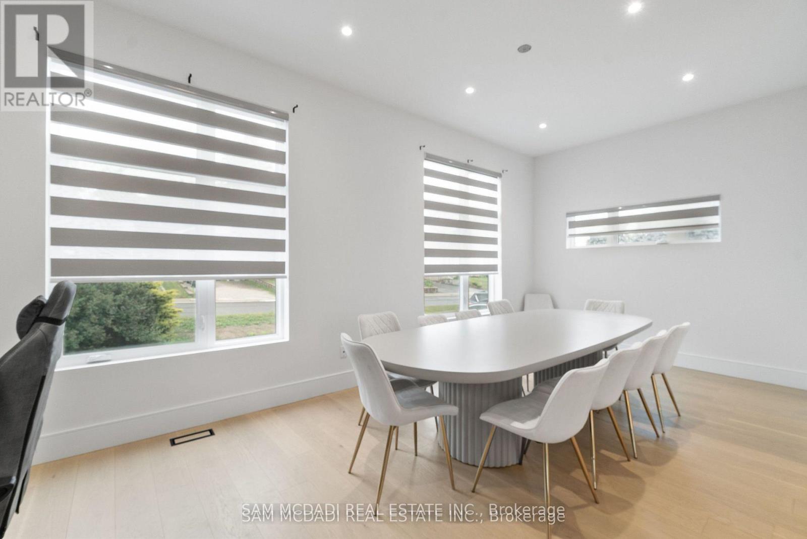 46 Cobblehill Road, Halton Hills (Ac Acton), Ontario  L7J 1N9 - Photo 8 - W12831882