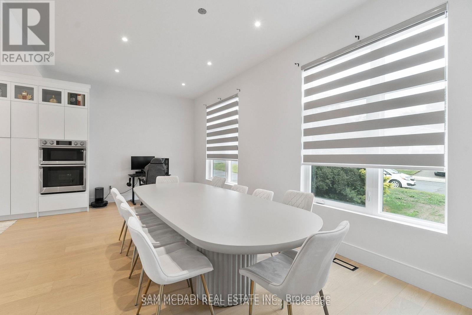 46 Cobblehill Road, Halton Hills (Ac Acton), Ontario  L7J 1N9 - Photo 9 - W12831882