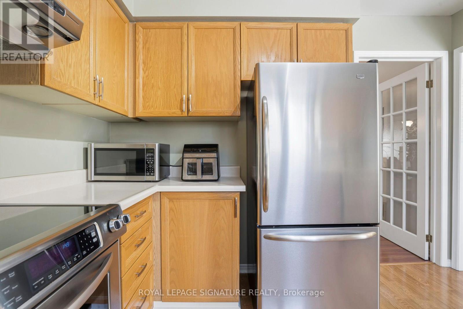 18 Webster Way, Halton Hills (Georgetown), Ontario  L7G 5J7 - Photo 12 - W12833964