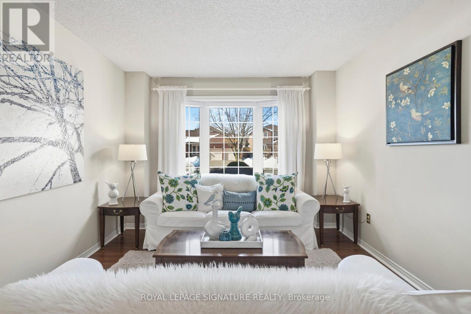 18 Webster Way, Halton Hills (Georgetown), Ontario  L7G 5J7 - Photo 6 - W12833964