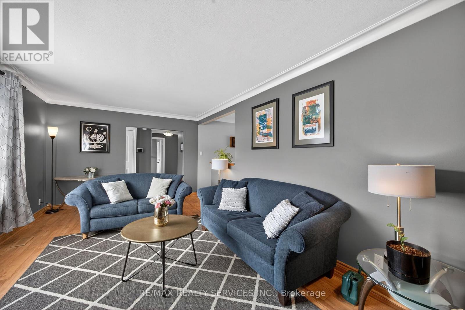 64 River Drive, Halton Hills (Georgetown), Ontario  L7G 2J2 - Photo 10 - W12834122