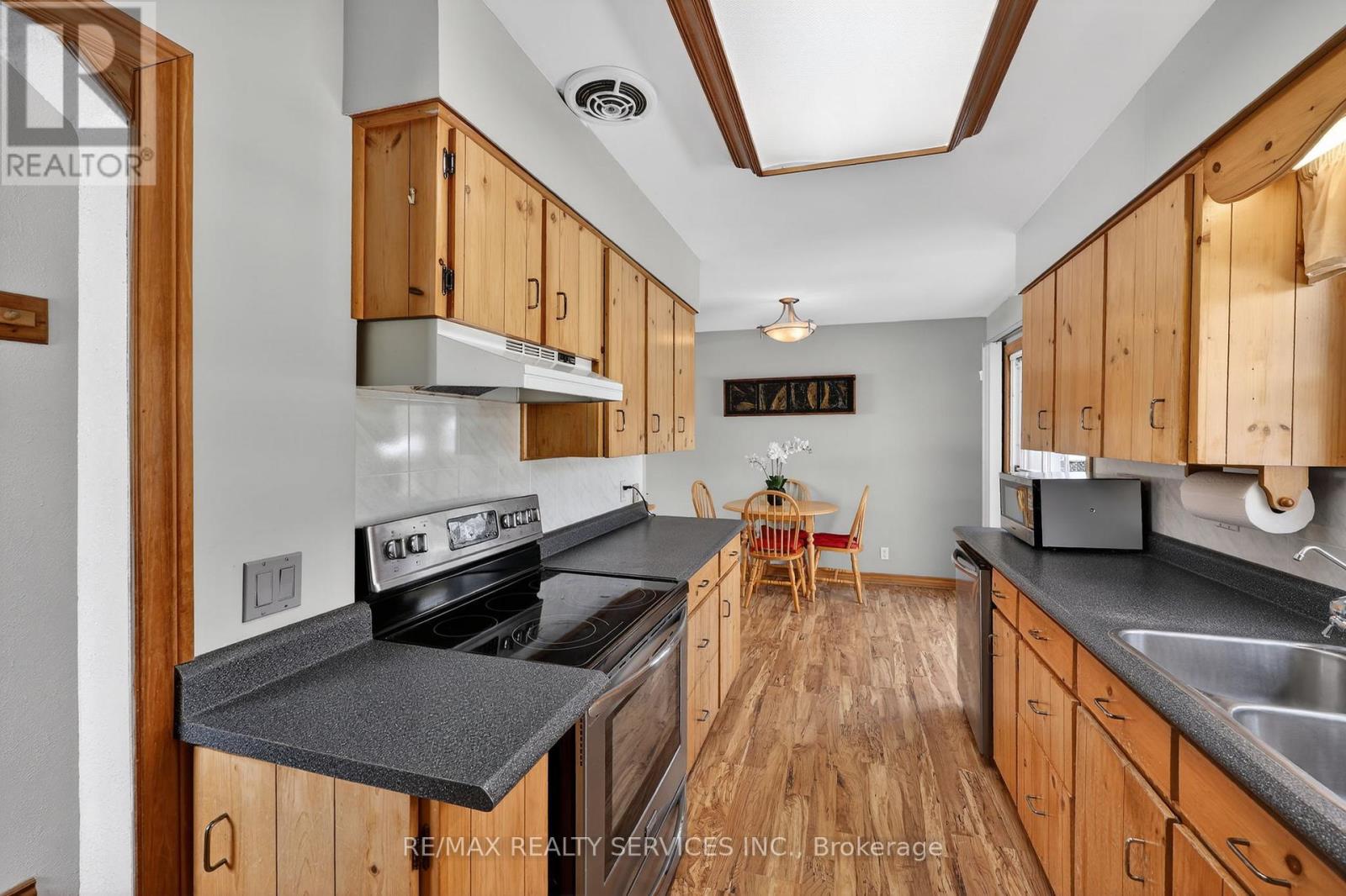 64 River Drive, Halton Hills (Georgetown), Ontario  L7G 2J2 - Photo 16 - W12834122