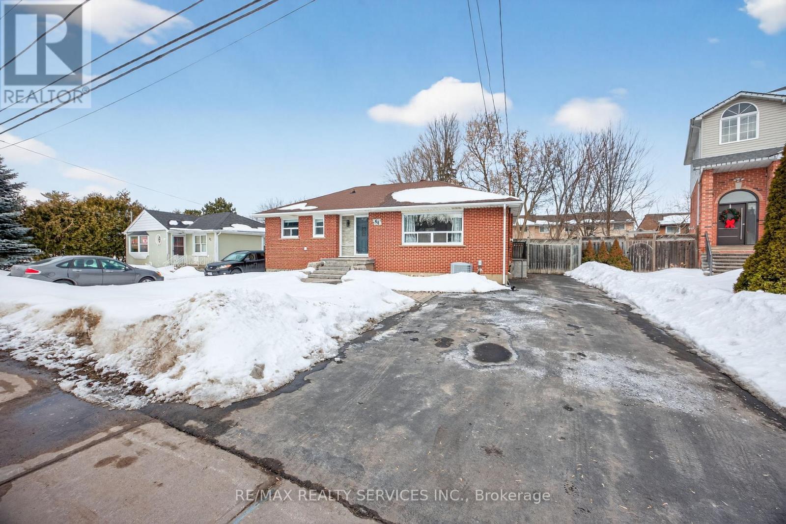 64 River Drive, Halton Hills (Georgetown), Ontario  L7G 2J2 - Photo 2 - W12834122