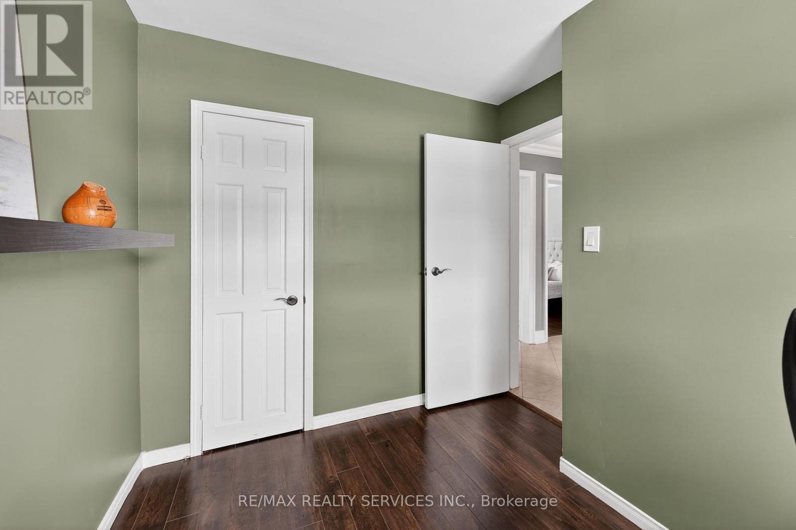 64 River Drive, Halton Hills (Georgetown), Ontario  L7G 2J2 - Photo 20 - W12834122