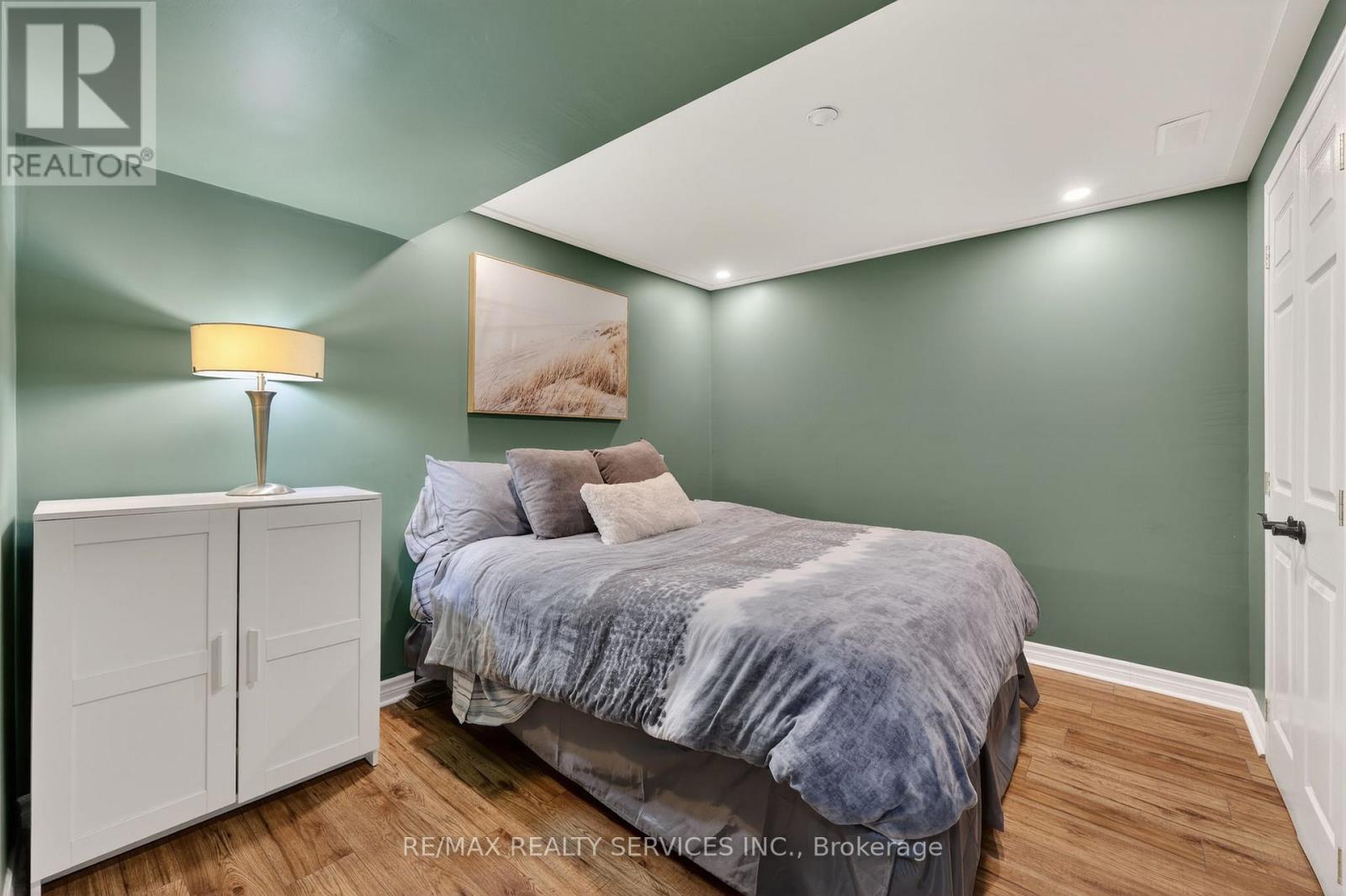 64 River Drive, Halton Hills (Georgetown), Ontario  L7G 2J2 - Photo 25 - W12834122