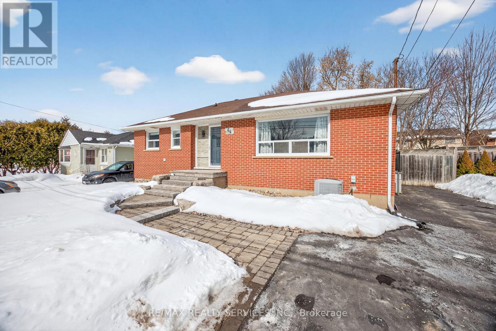 64 River Drive, Halton Hills (Georgetown), Ontario  L7G 2J2 - Photo 3 - W12834122