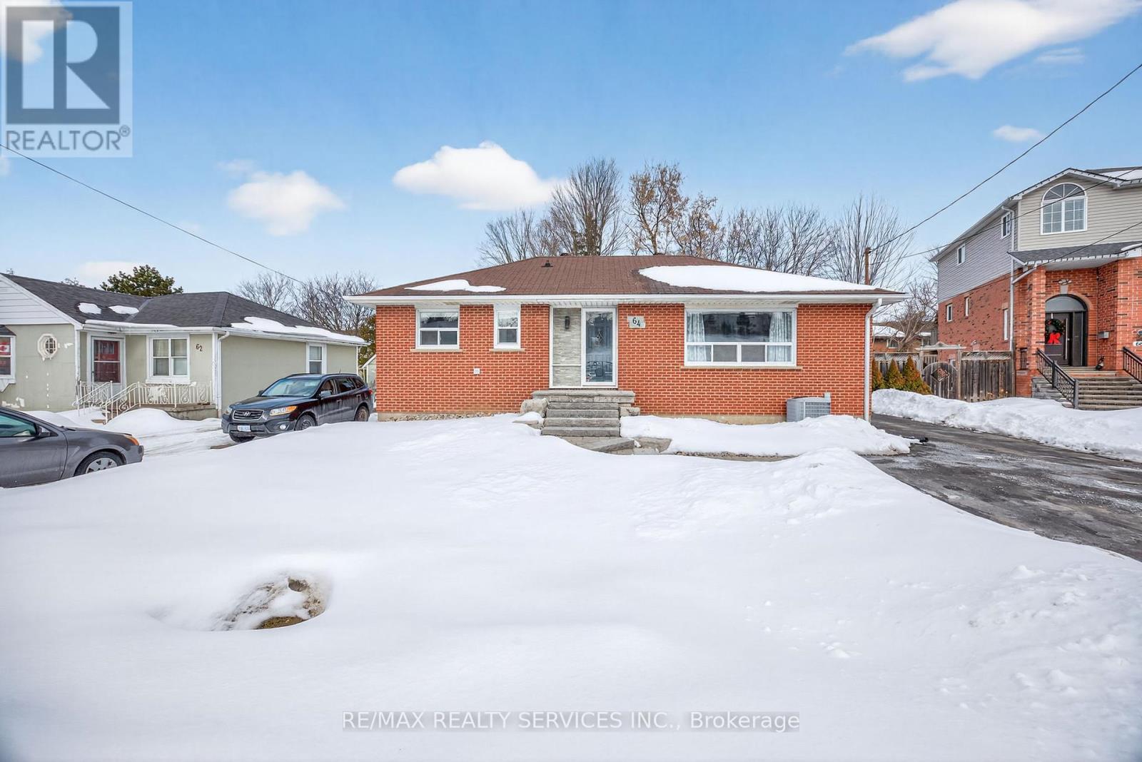 64 River Drive, Halton Hills (Georgetown), Ontario  L7G 2J2 - Photo 4 - W12834122