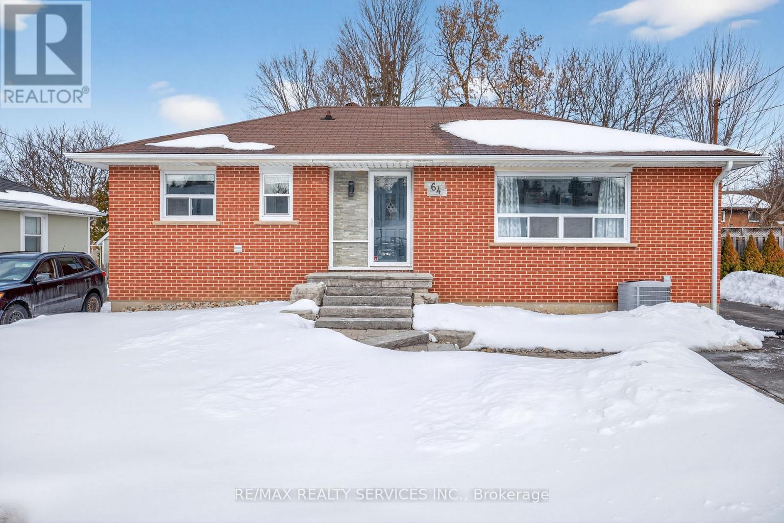 64 River Drive, Halton Hills (Georgetown), Ontario  L7G 2J2 - Photo 5 - W12834122