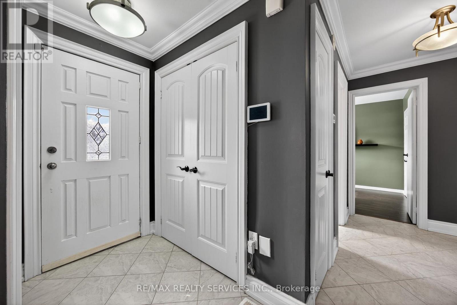 64 River Drive, Halton Hills (Georgetown), Ontario  L7G 2J2 - Photo 7 - W12834122