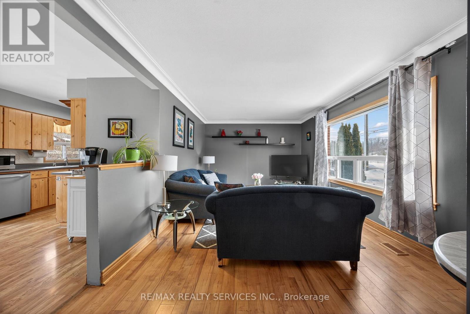 64 River Drive, Halton Hills (Georgetown), Ontario  L7G 2J2 - Photo 8 - W12834122