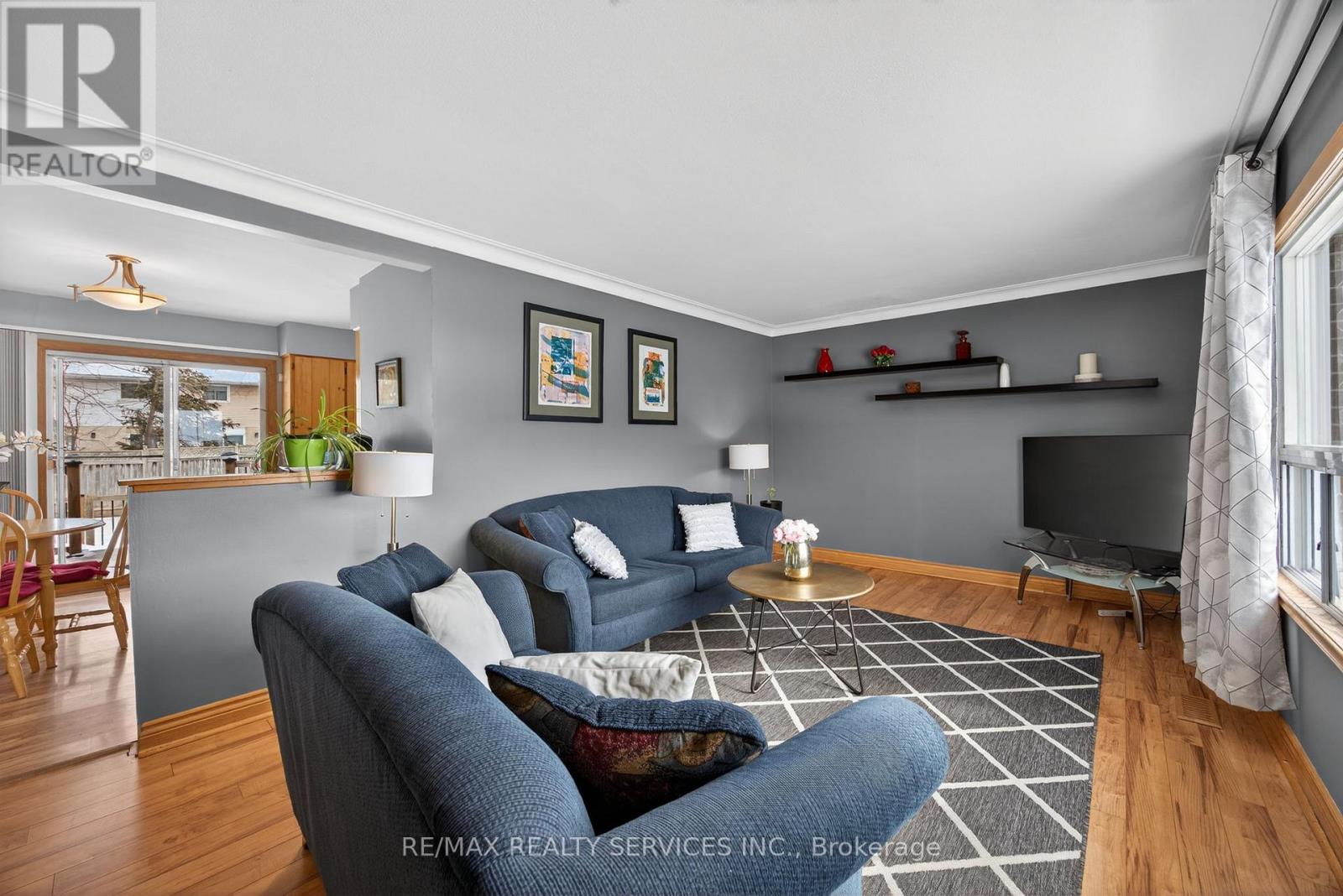 64 River Drive, Halton Hills (Georgetown), Ontario  L7G 2J2 - Photo 9 - W12834122