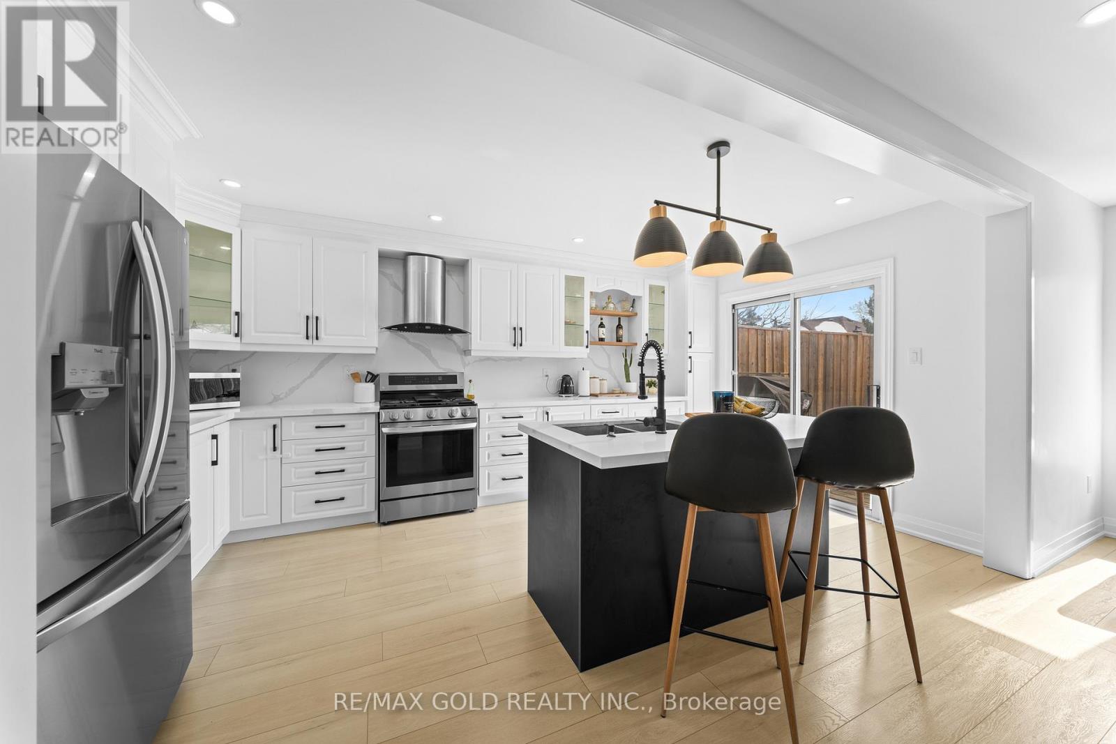 18 Russell Street, Halton Hills (Georgetown), Ontario  L7G 5Y7 - Photo 18 - W12835284