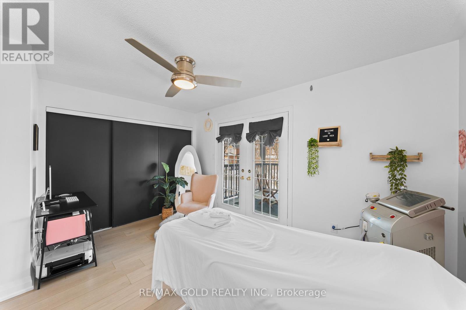 18 Russell Street, Halton Hills (Georgetown), Ontario  L7G 5Y7 - Photo 38 - W12835284