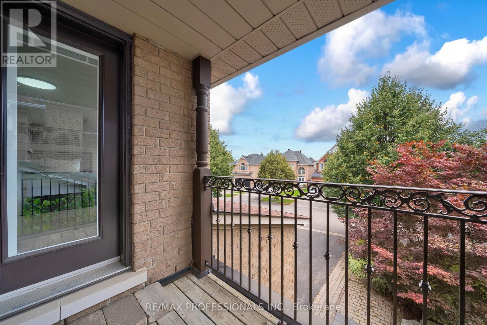 67 Chaplin Crescent, Halton Hills (Georgetown), Ontario  L7G 5V6 - Photo 20 - W12837902