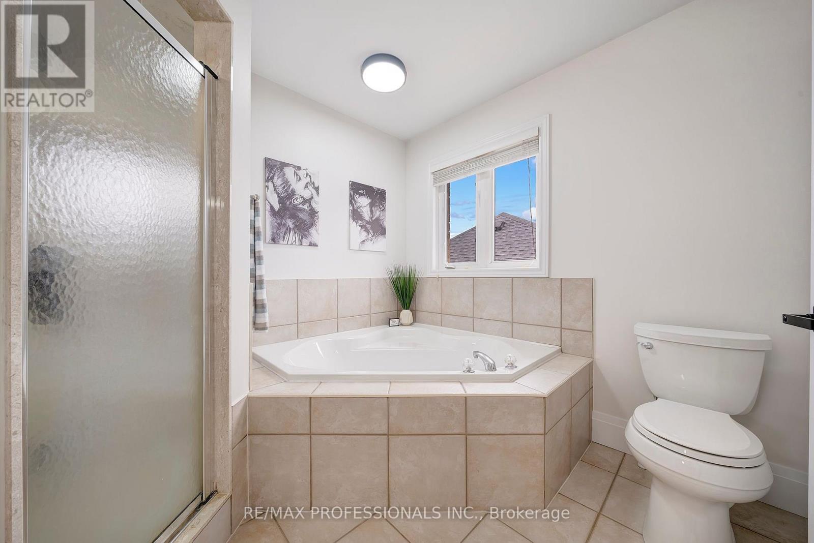 67 Chaplin Crescent, Halton Hills (Georgetown), Ontario  L7G 5V6 - Photo 23 - W12837902