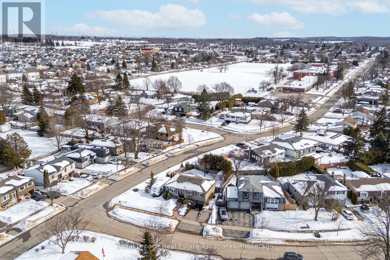 29 Norman Avenue, Halton Hills (Ac Acton), Ontario  L7J 2R6 - Photo 2 - W12840344