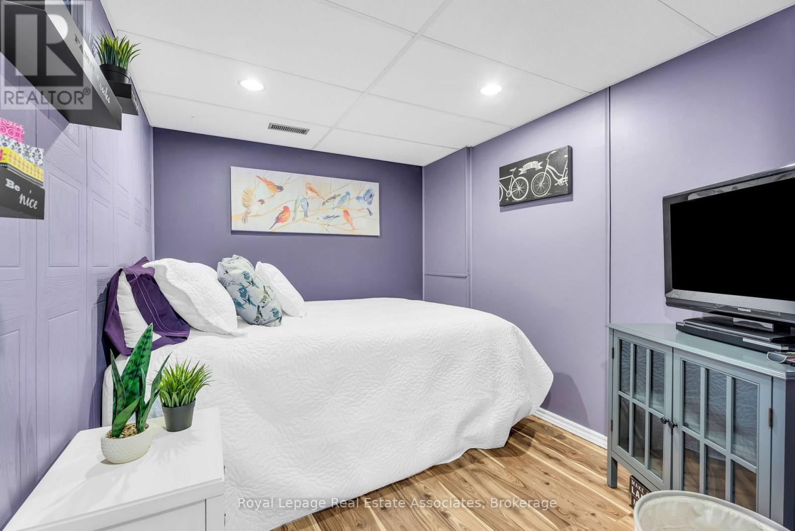 29 Norman Avenue, Halton Hills (Ac Acton), Ontario  L7J 2R6 - Photo 30 - W12840344