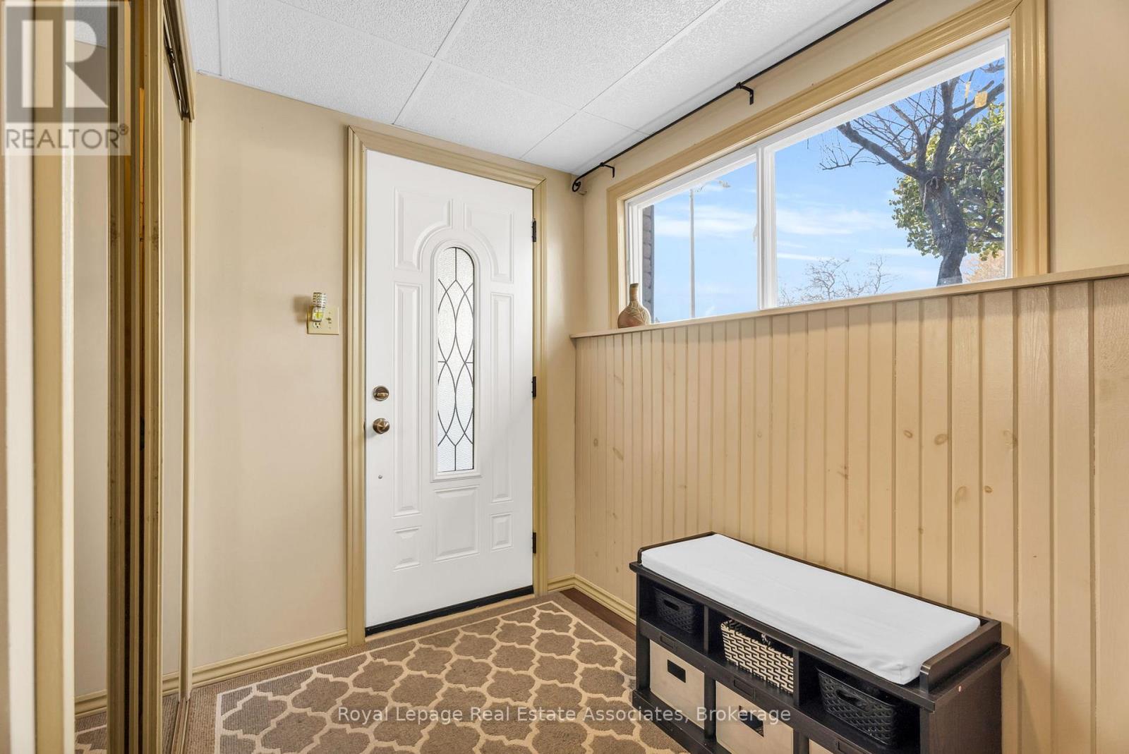 29 Norman Avenue, Halton Hills (Ac Acton), Ontario  L7J 2R6 - Photo 33 - W12840344