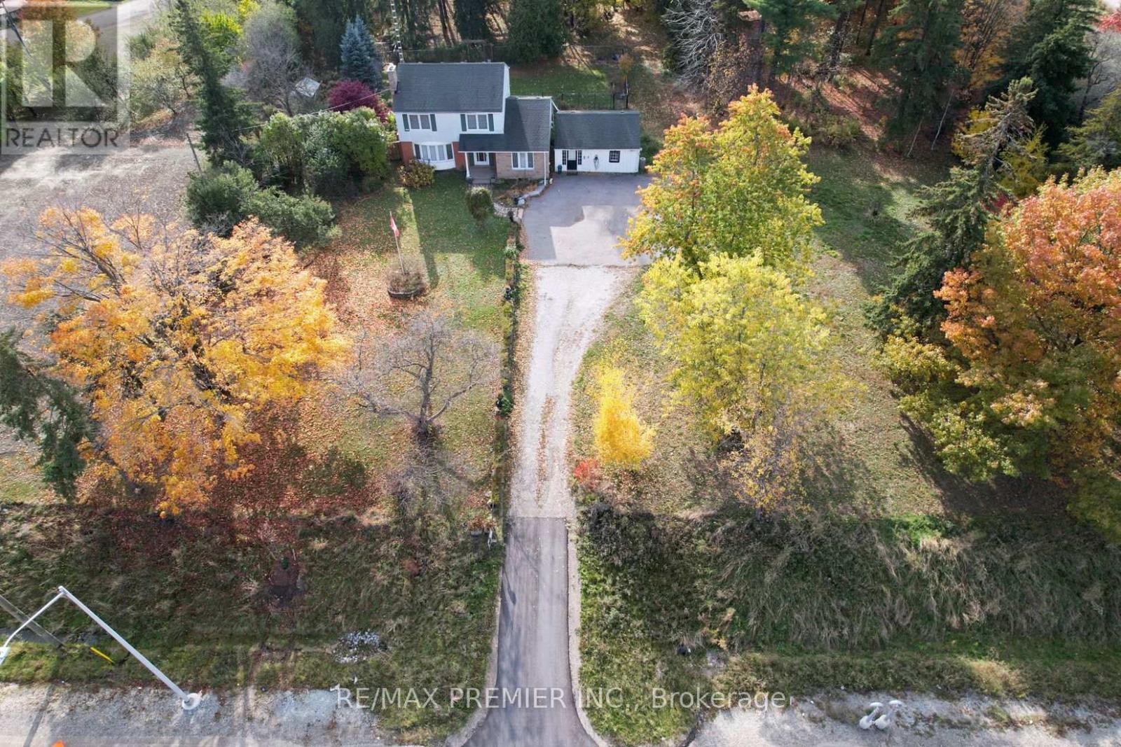 9190 Trafalgar Road, Halton Hills (Rural Halton Hills), Ontario  L7G 4S5 - Photo 3 - W12840390